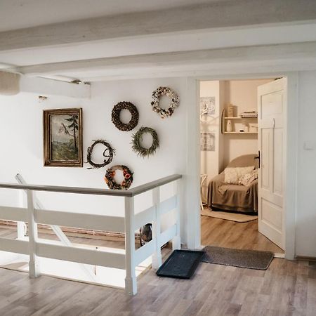 Kowalowka Appartement Mirsk Buitenkant foto